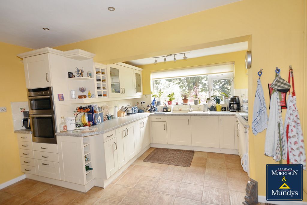 Property photo 2 of 23 Kitchen.