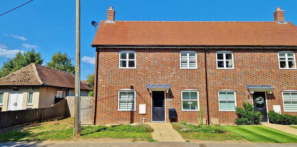 Property photo 1 of 17 Outside - Front