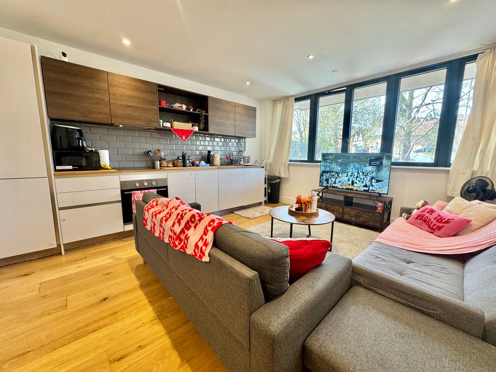 Property photo 3 of 12 Image