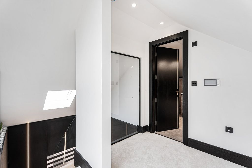Additional image 34 of 5 bed detached house for salePipers Green Lane, Edgware HA8