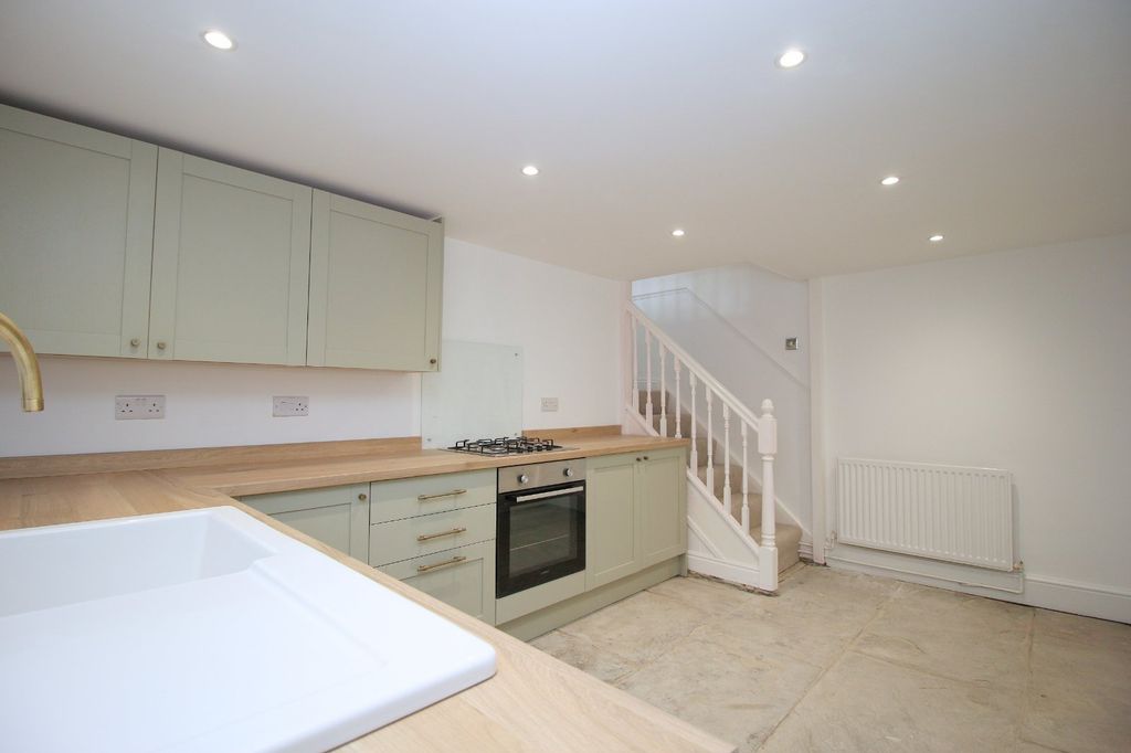 Property photo 2 of 10 Picture No. 18