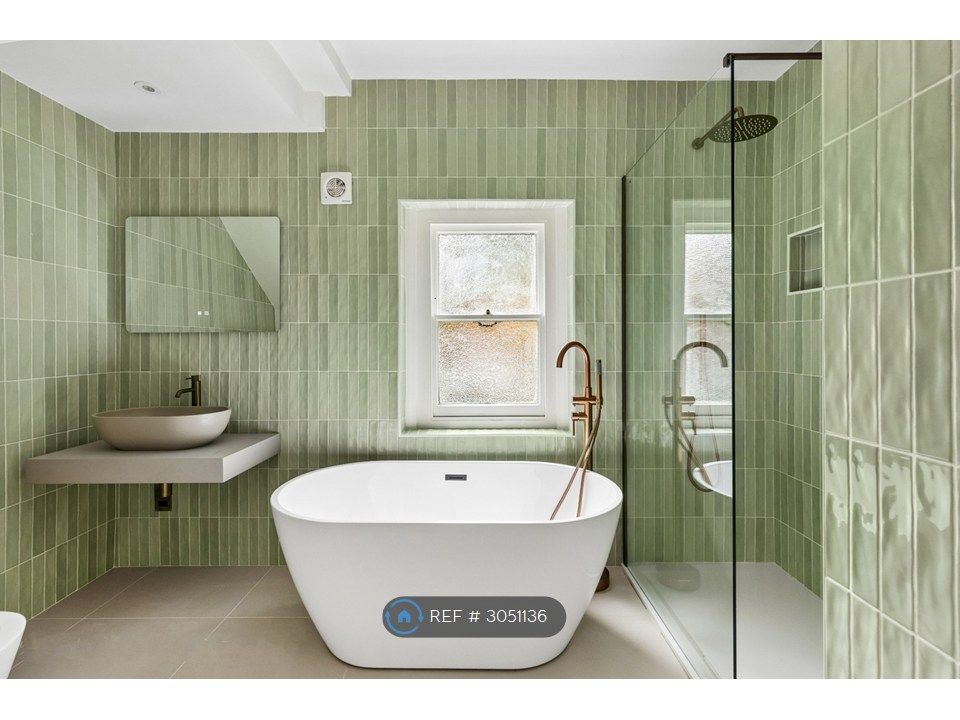 Property photo 3 of 12 Bathroom