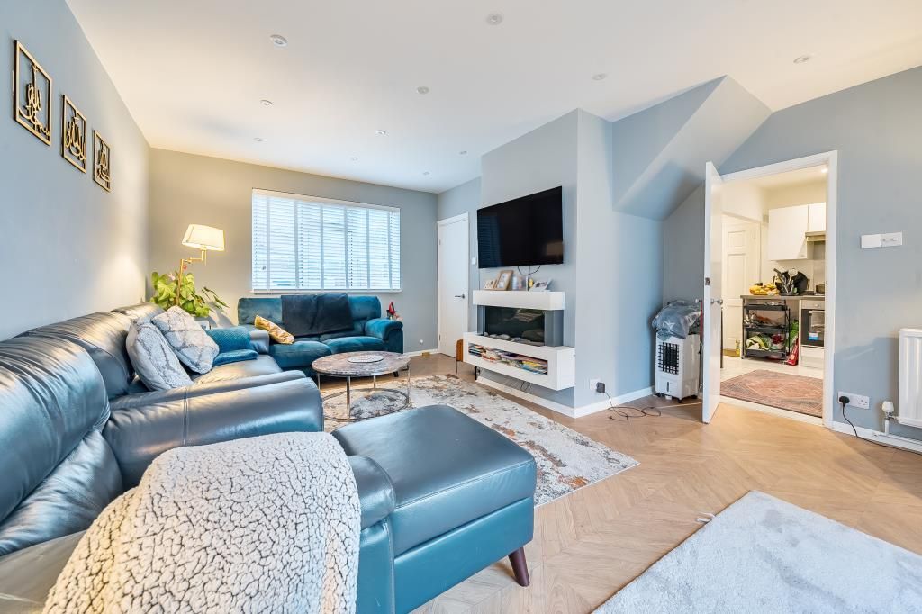 Property photo 2 of 20 Living Area