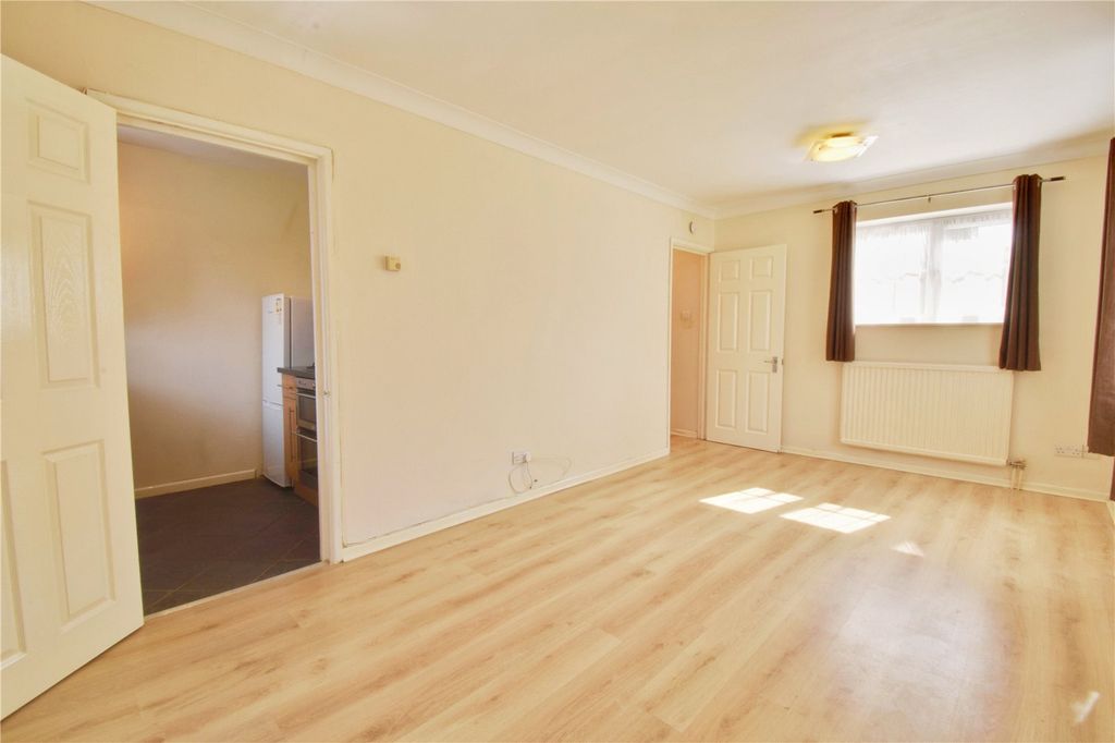Property photo 2 of 10 Picture No. 11