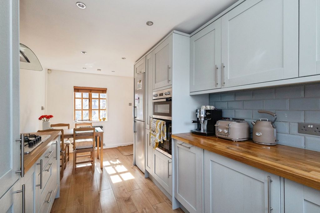 Property photo 2 of 23 Pbox-Img.Jpg