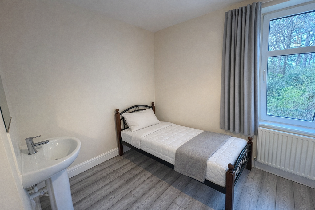 Property photo 2 of 3 Bedroom