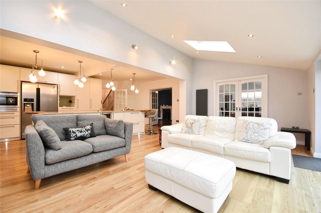 Property photo 3 of 29 Kitchen/Family Room