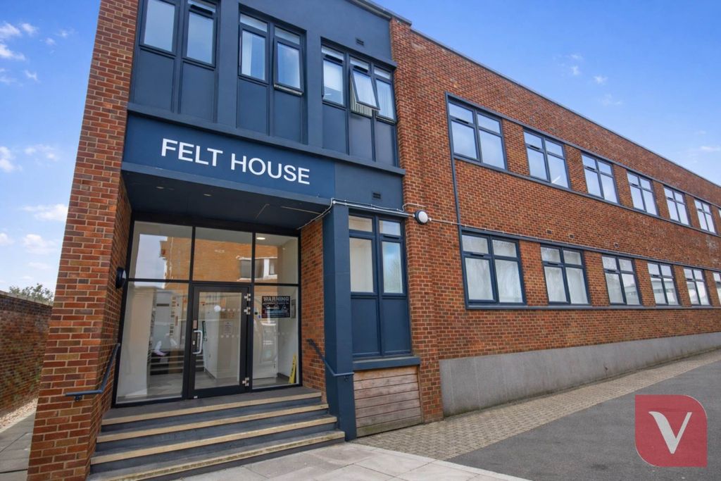 Property photo 1 of 4