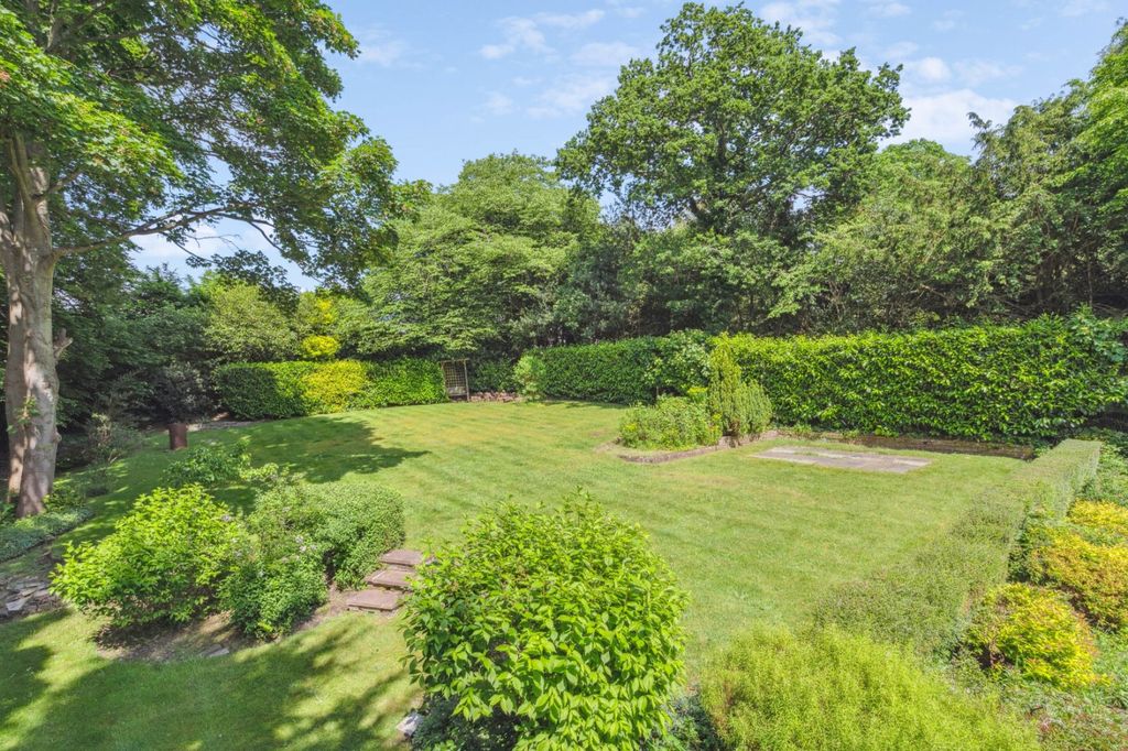 Property photo 2 of 16 Picture No. 15