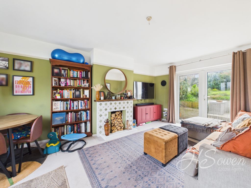 Property photo 3 of 19 Photo 2