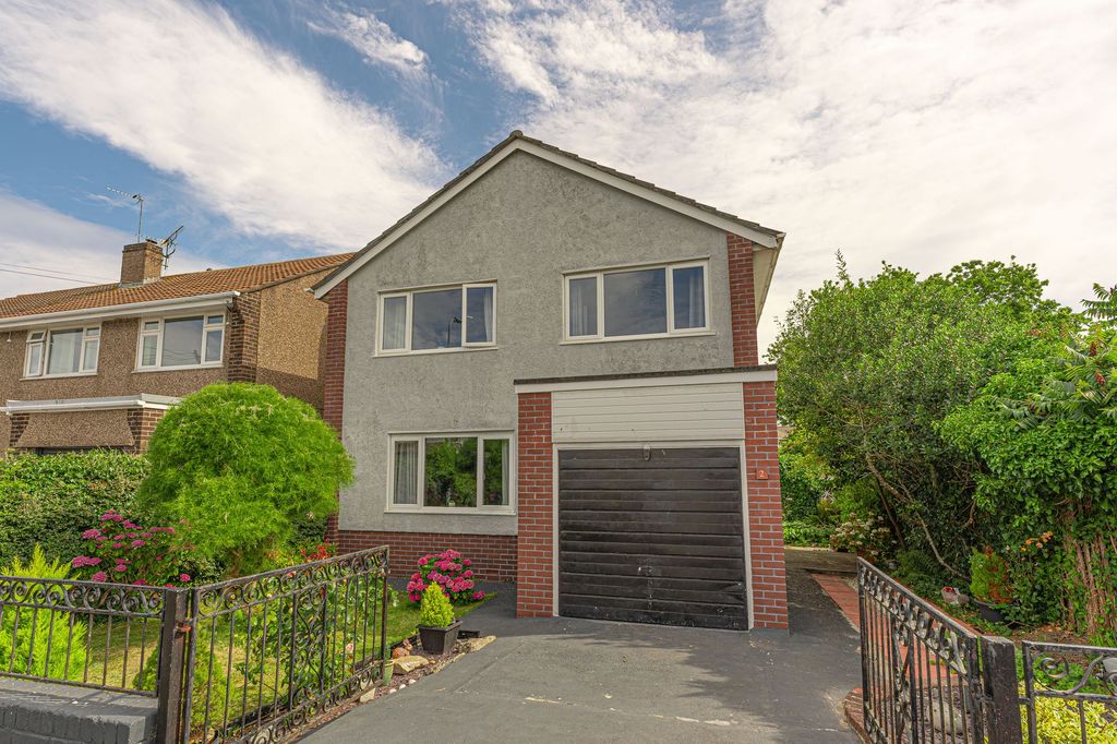 Property photo 1 of 33