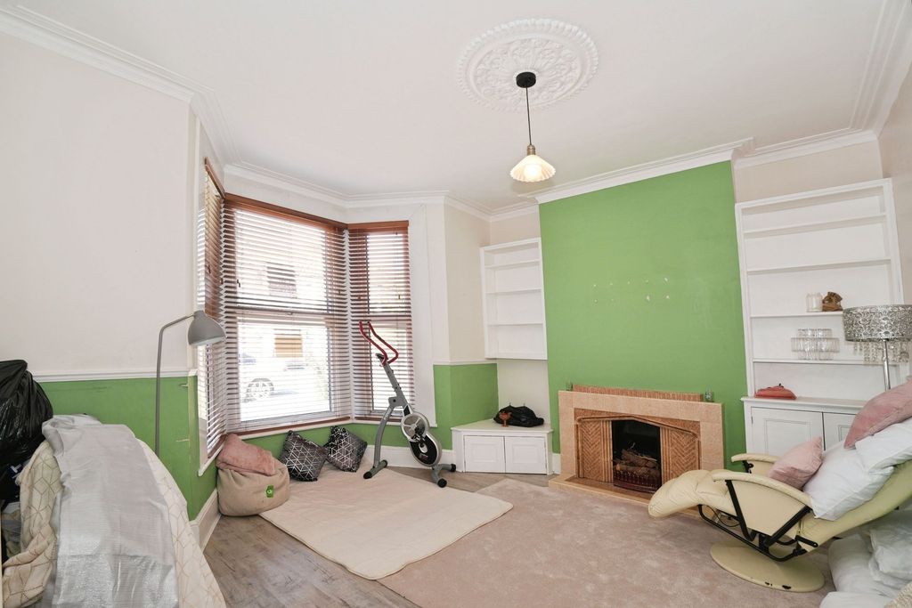 Property photo 3 of 19