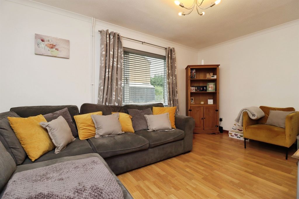 Property photo 3 of 18