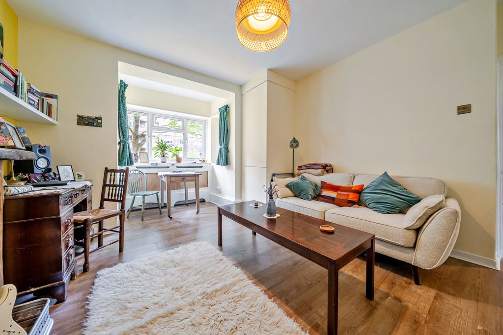 Property photo 3 of 17 1516124-11-6A9Ec5...