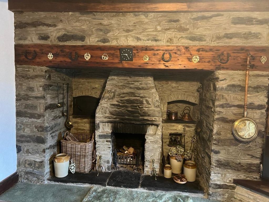 Property photo 3 of 32