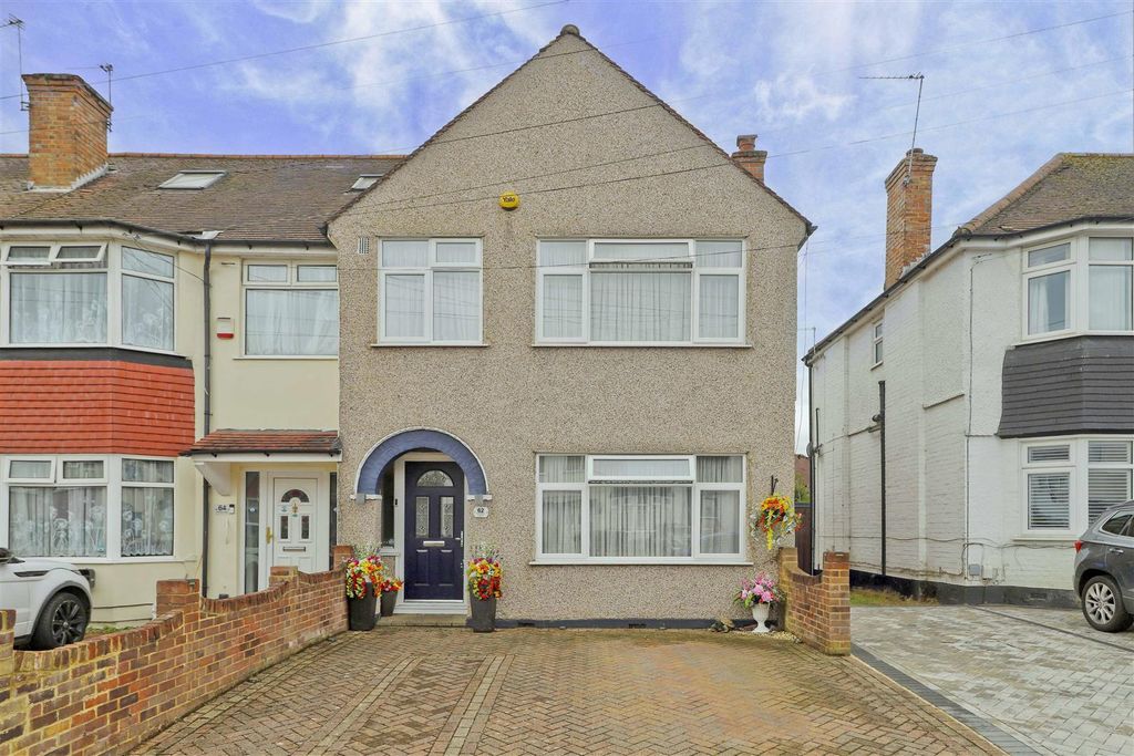Property photo 1 of 10 Front