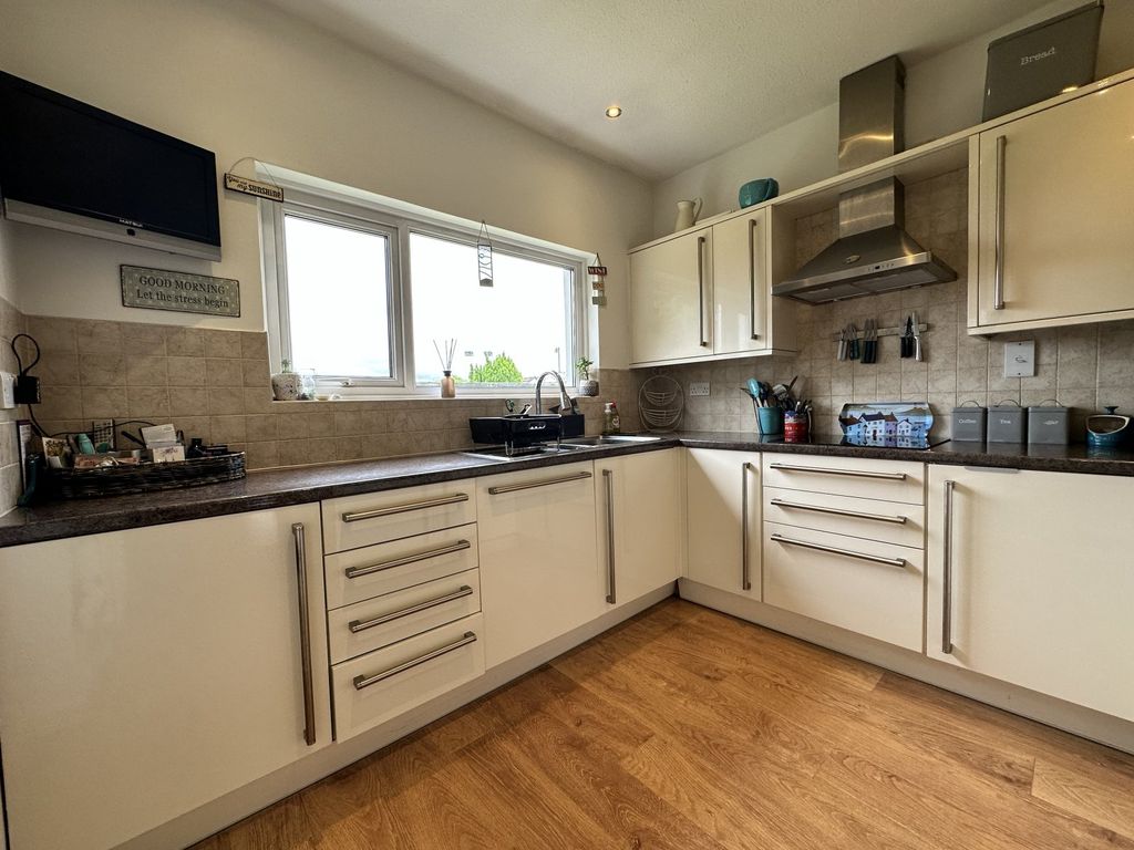 Property photo 2 of 12 Picture No. 05