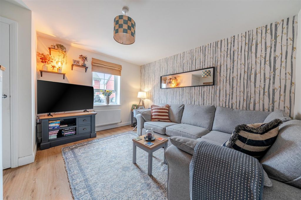 Property photo 2 of 17 1528271-10-1A115d2B627A6.Jpg