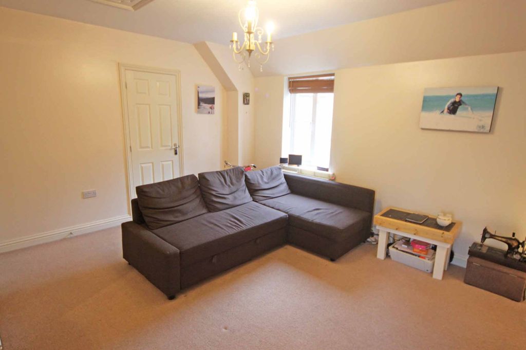 Property photo 3 of 6