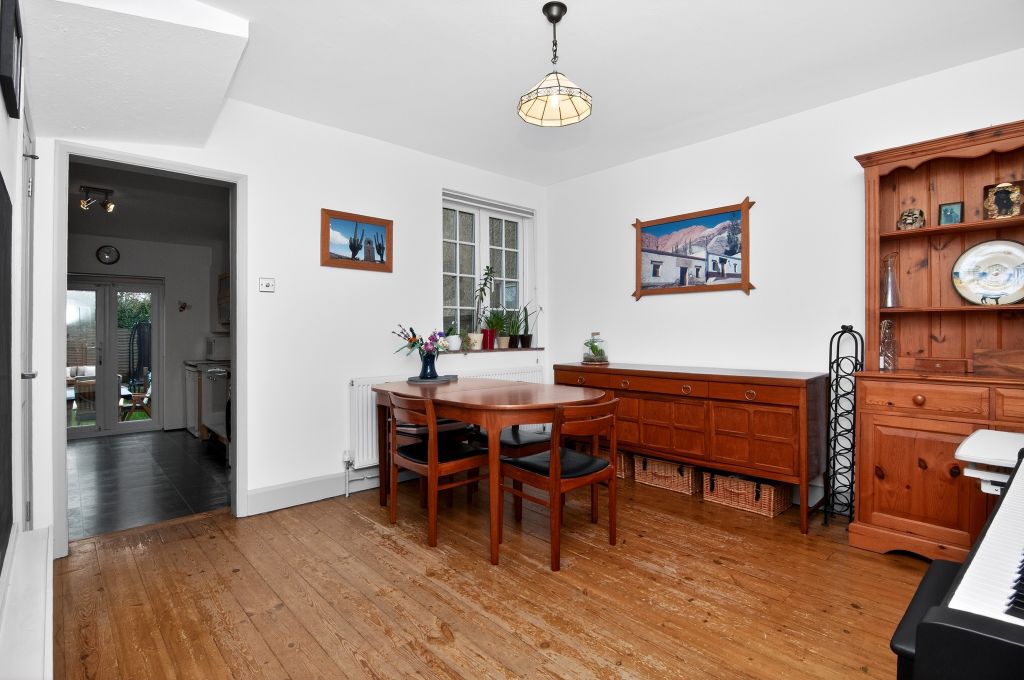 Property photo 2 of 20