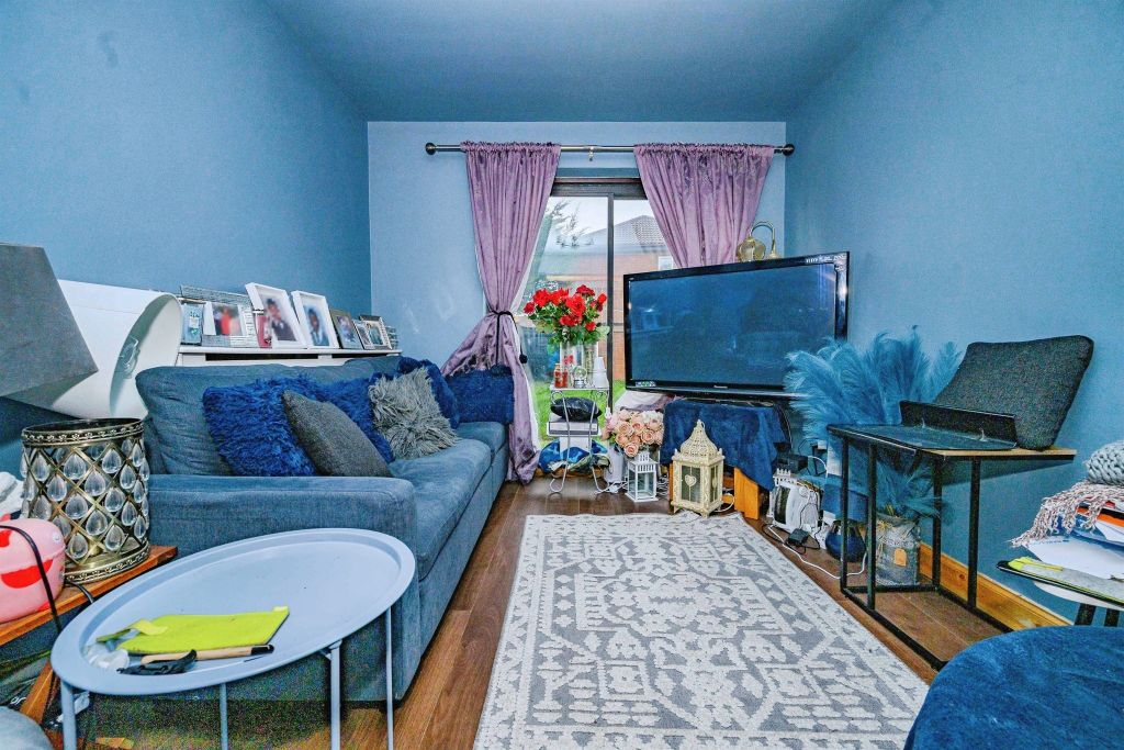 Property photo 2 of 17