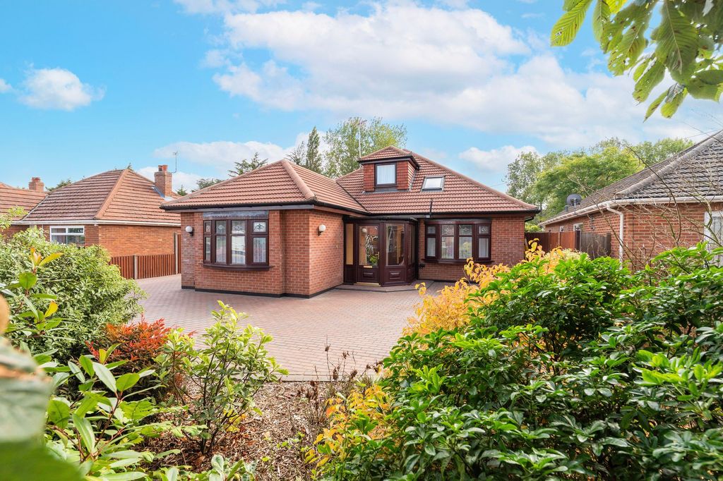 Property photo 1 of 28