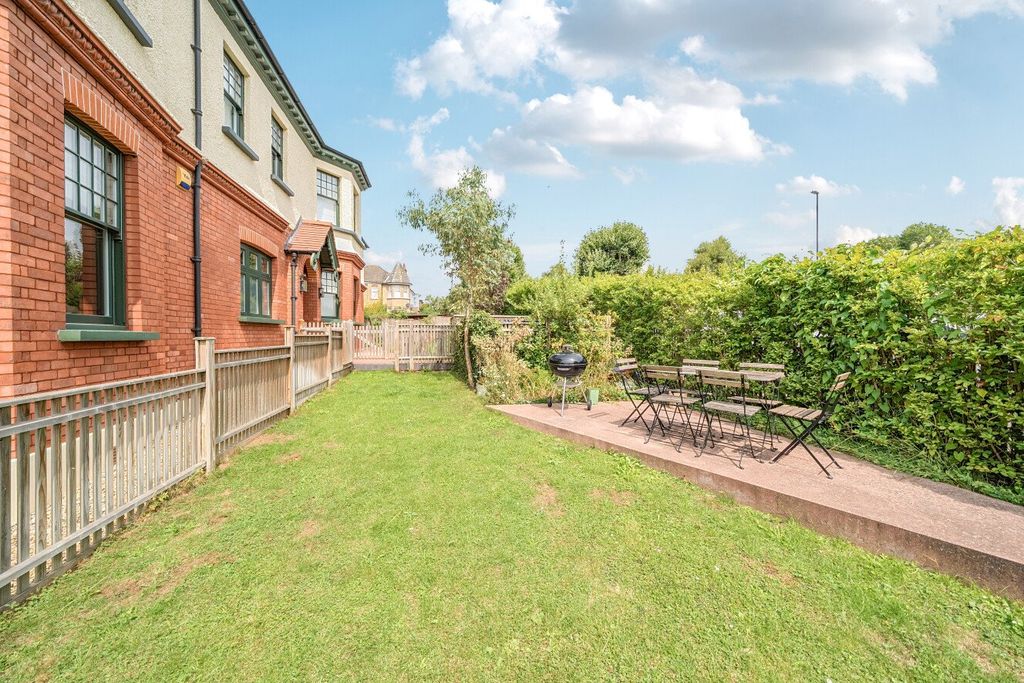 Property photo 2 of 19 Picture No. 03