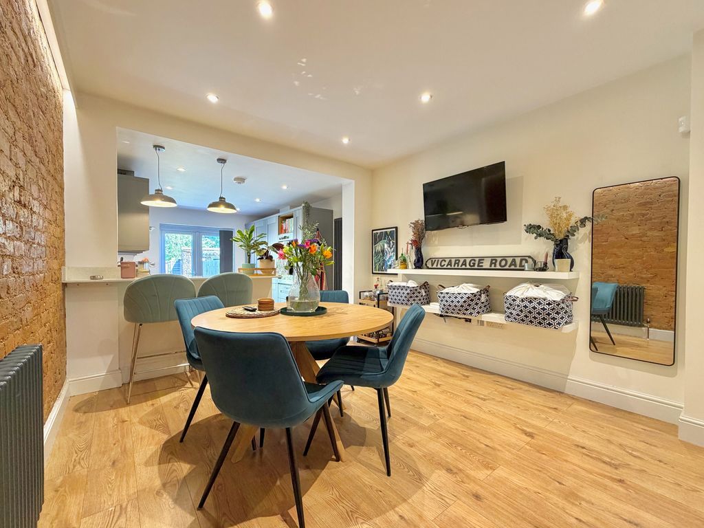 Property photo 3 of 17 Dining Room