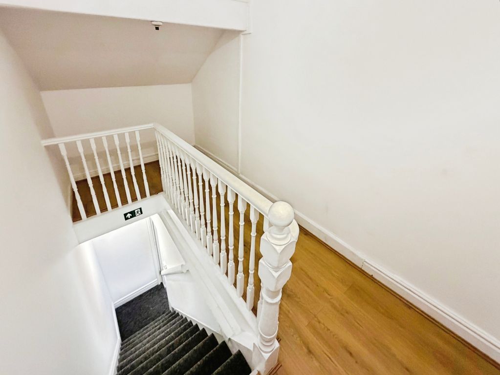 Property photo 2 of 7 Landing