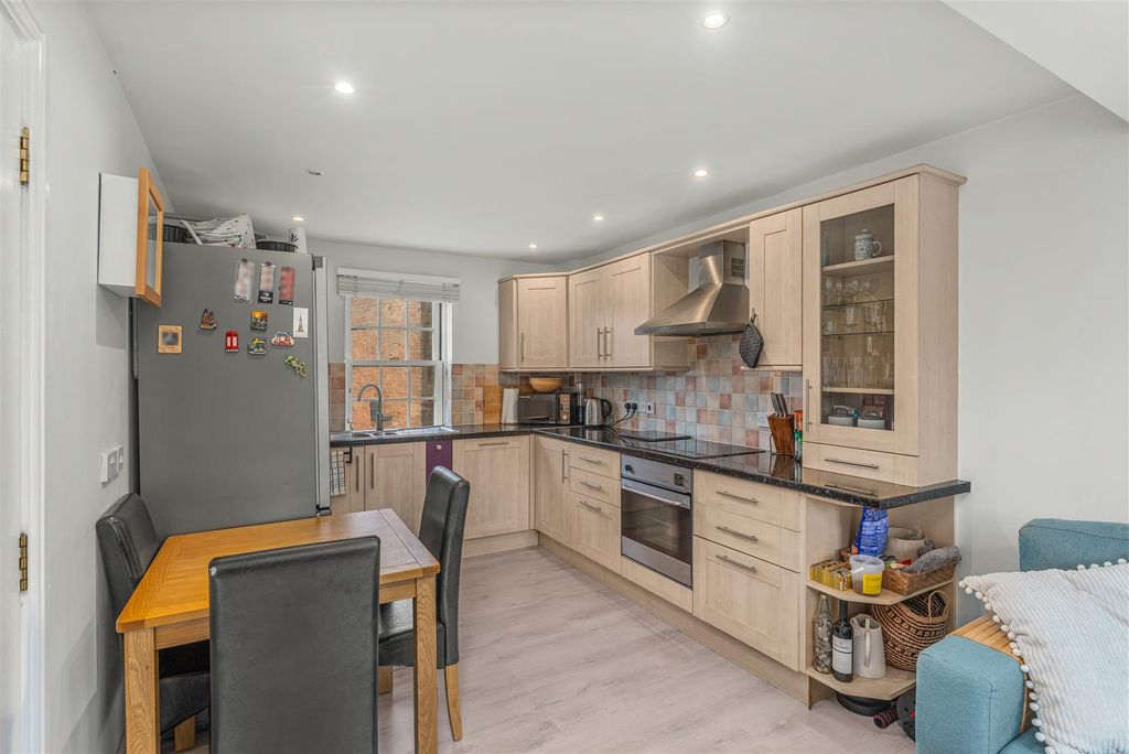 Property photo 3 of 13 1 Cherwell Wharf, Banbury-8.Jpg