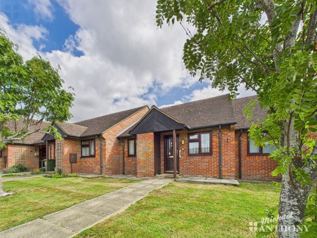Property photo 1 of 10 Cam03218G0-Pr0725-Still012