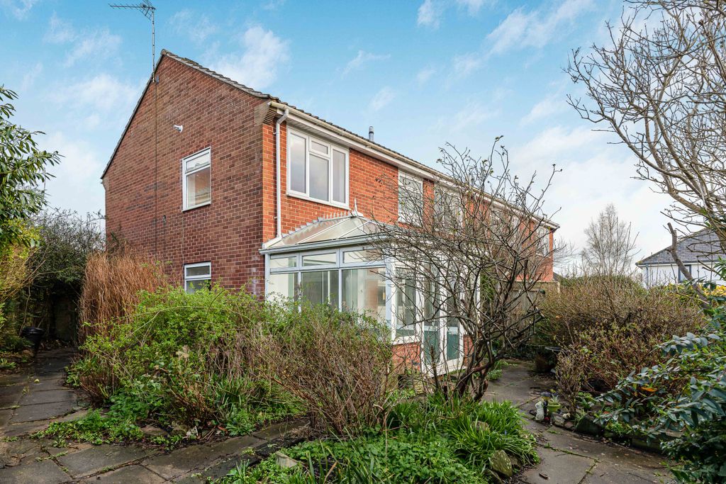 Property photo 2 of 25