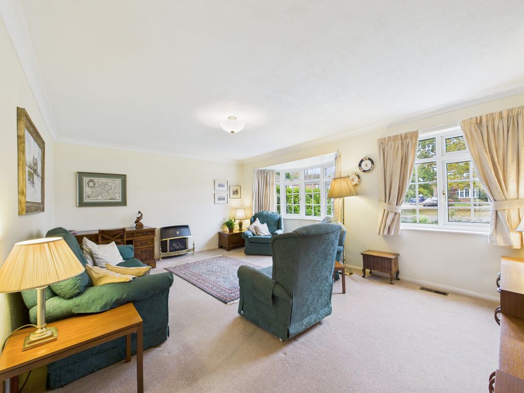 Property photo 2 of 17 Cam01354G0-Pr0607-Still014