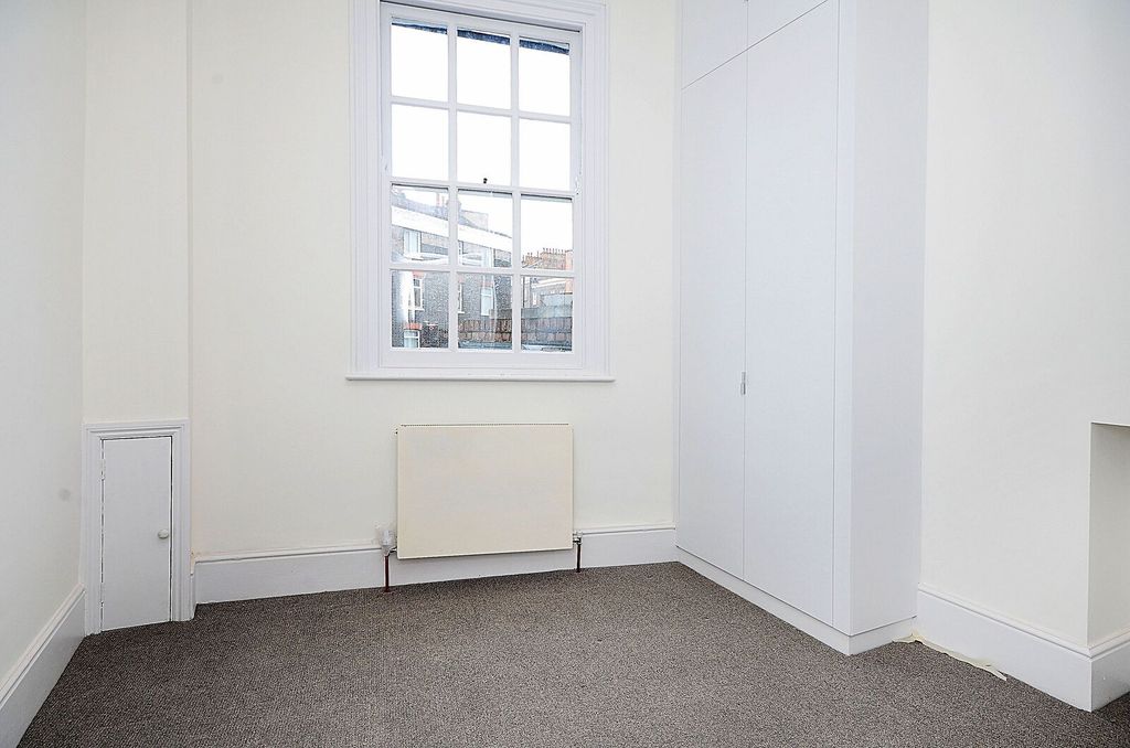 Property photo 3 of 4