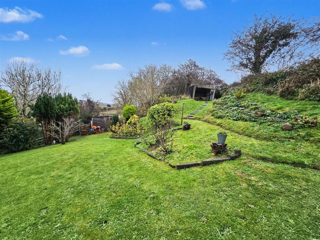 Property photo 3 of 54 Gardens