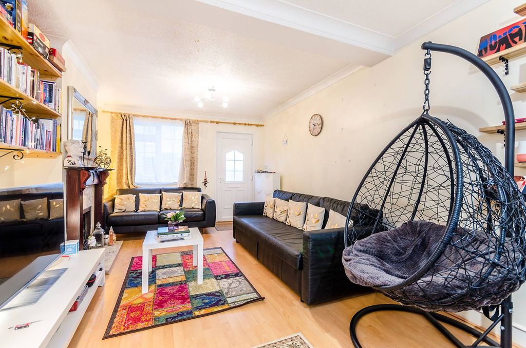 Property photo 2 of 10