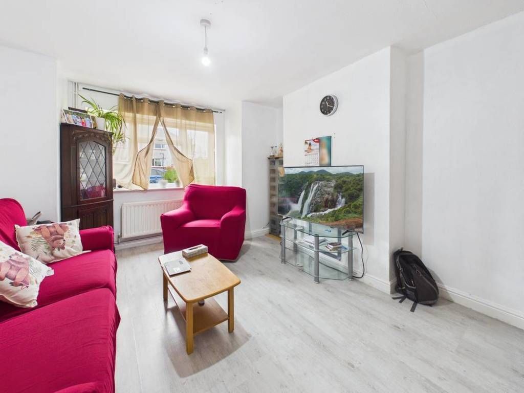 Property photo 2 of 10 Lounge