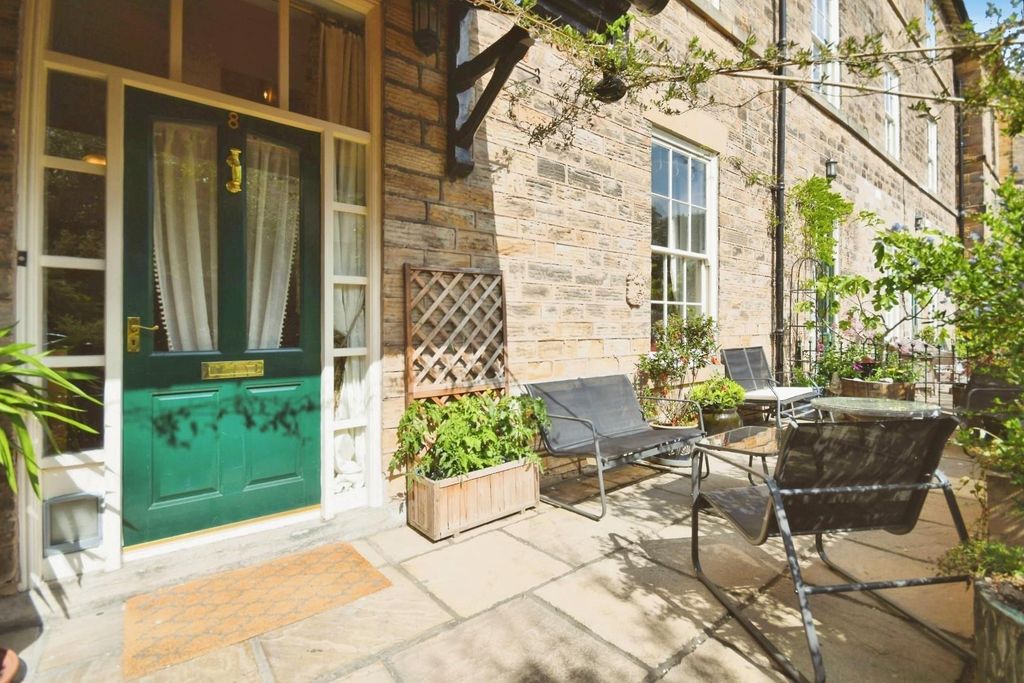 Property photo 2 of 31 Outside 07.Jpg