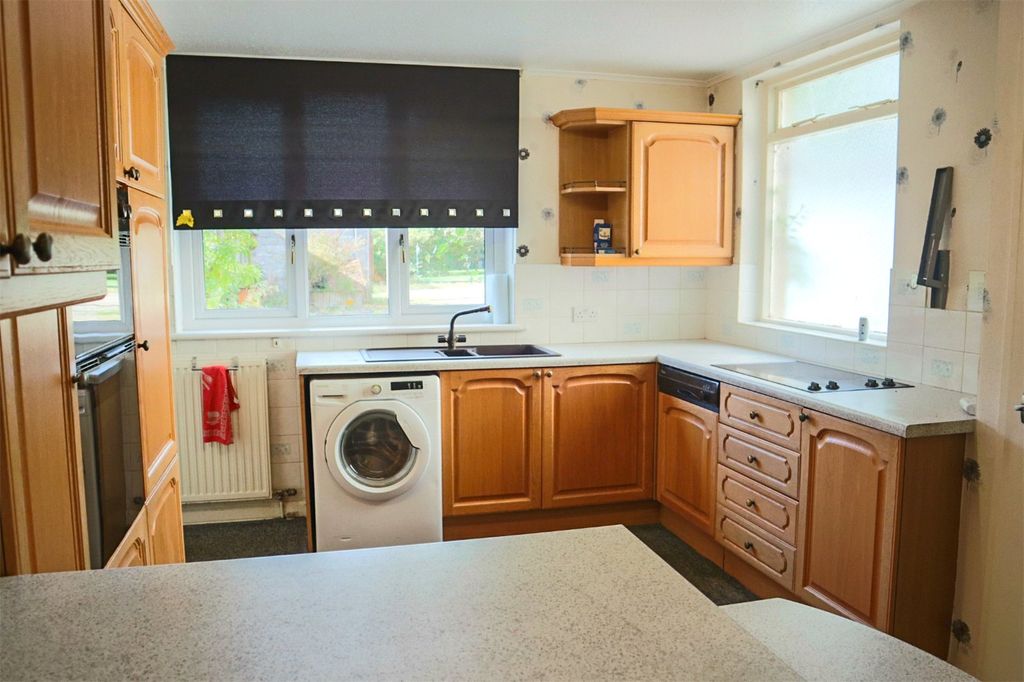 Property photo 2 of 29 Kitchen/Diner