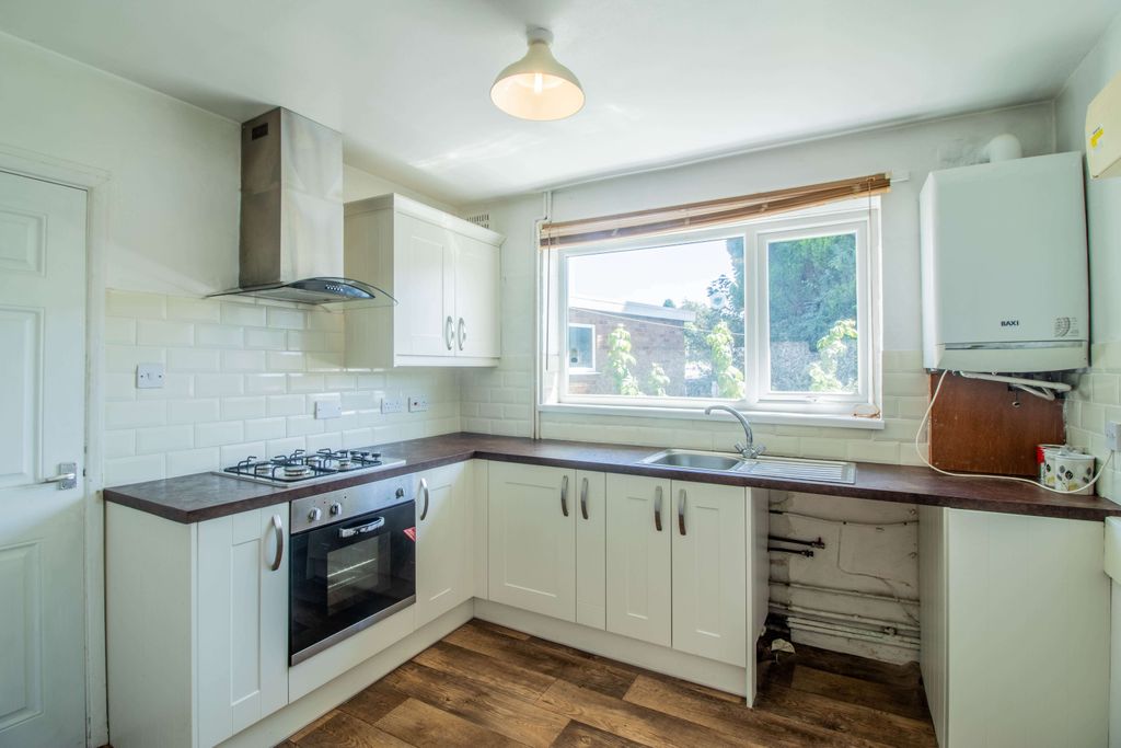 Property photo 2 of 12 Kitchen