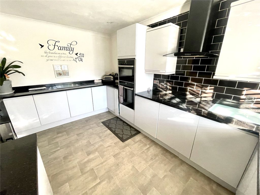 Property photo 2 of 20 Picture No. 06