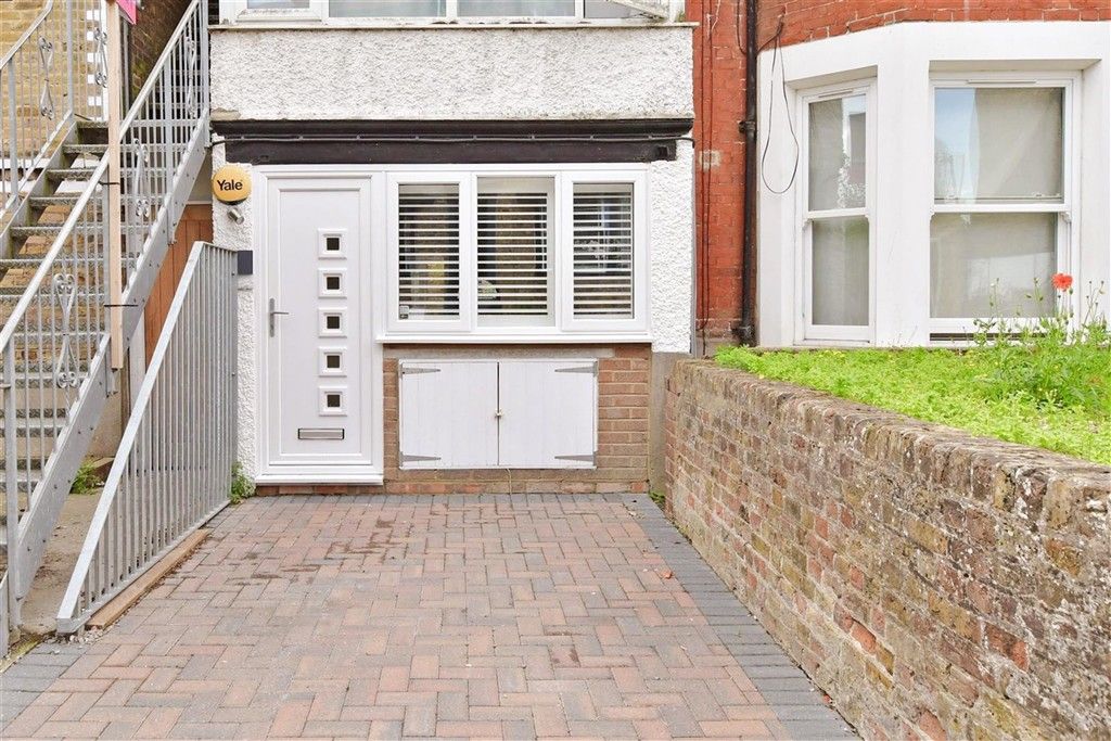 Property photo 1 of 7 Front