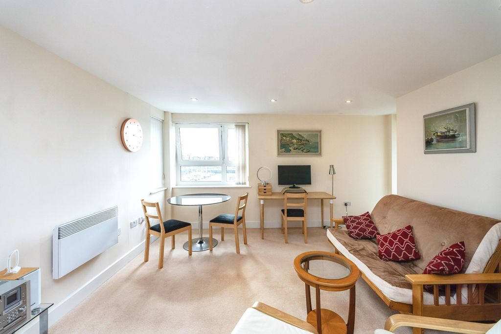 Property photo 2 of 8 Bedroom 2