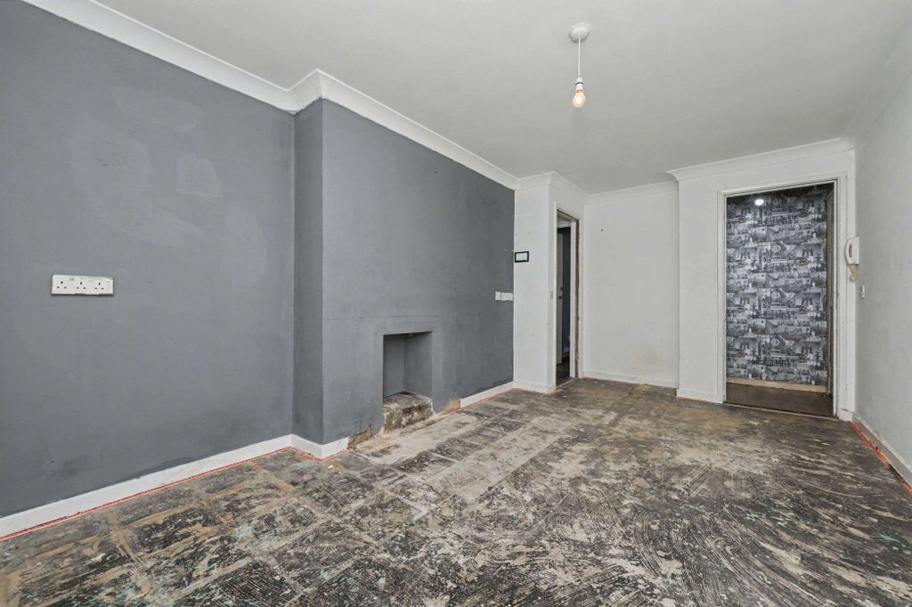 Property photo 2 of 11 Flat 14 Well Meadow, Brampton, Carlisle, Cumbria, Ca8 1Uw