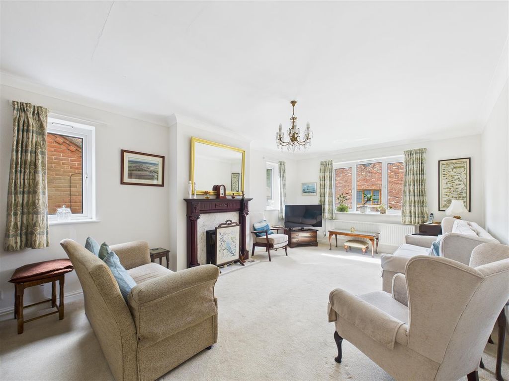 Property photo 2 of 16 Cam05451G0-Pr0047-Still014.Jpg