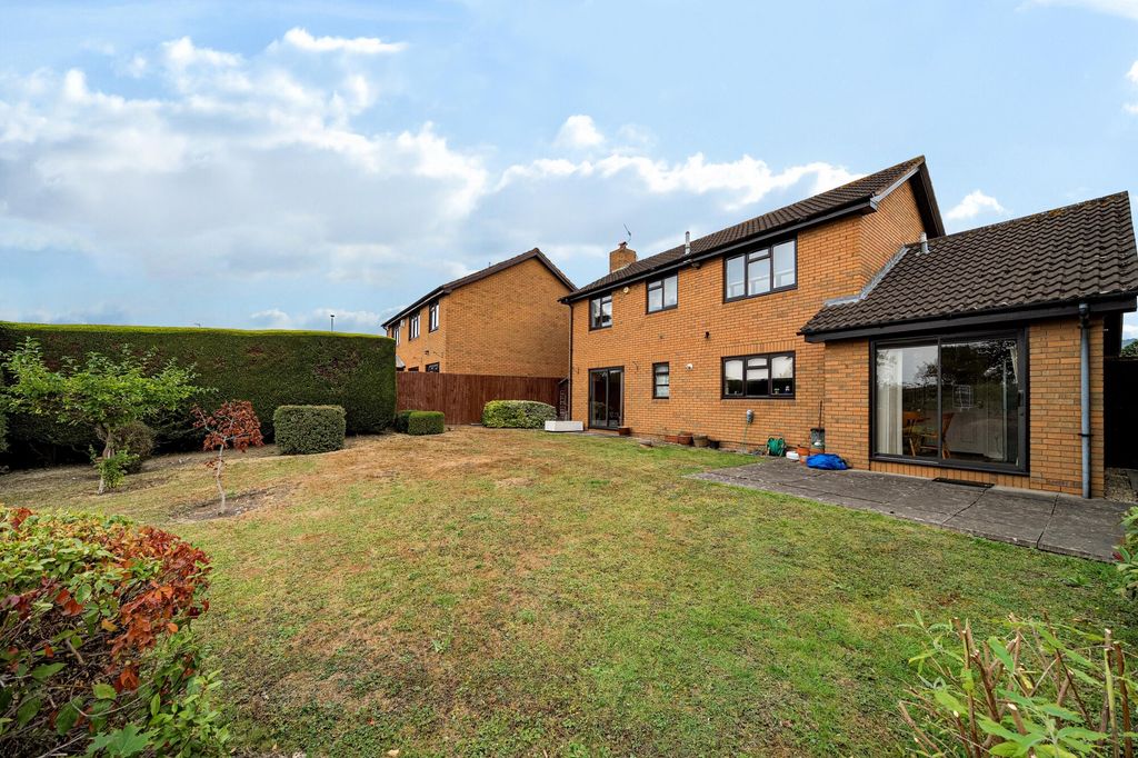 Property photo 2 of 11