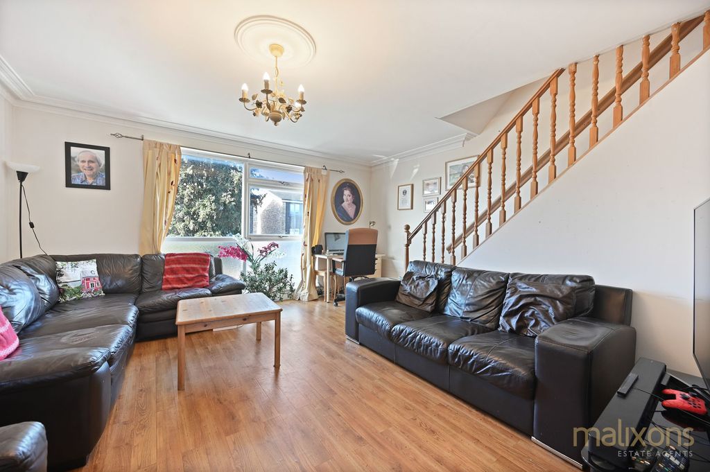 Property photo 3 of 13