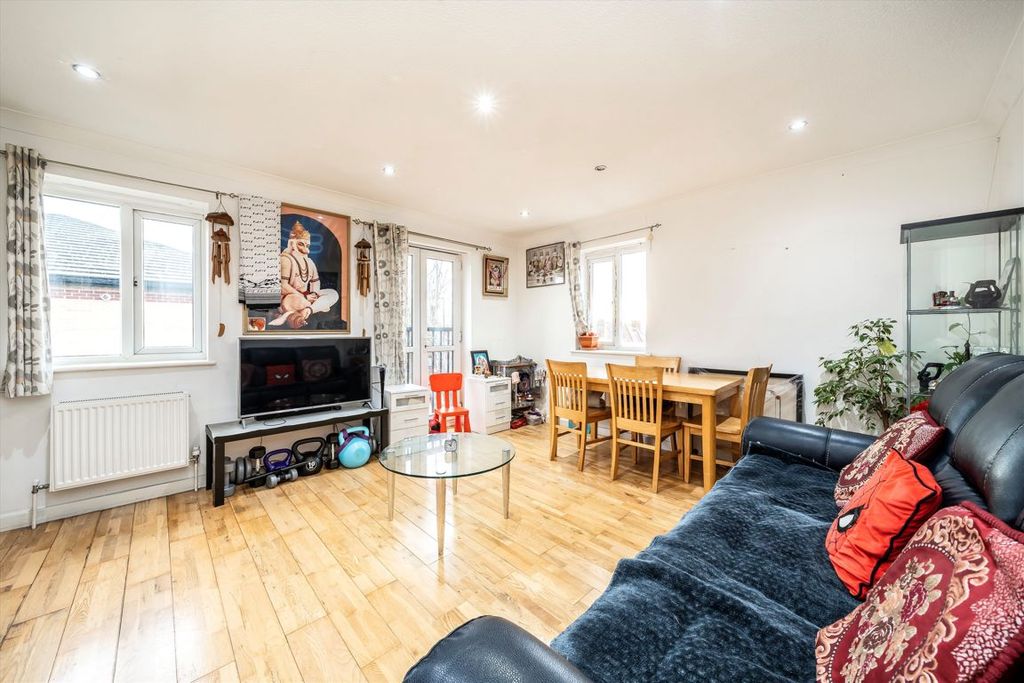 Property photo 3 of 5