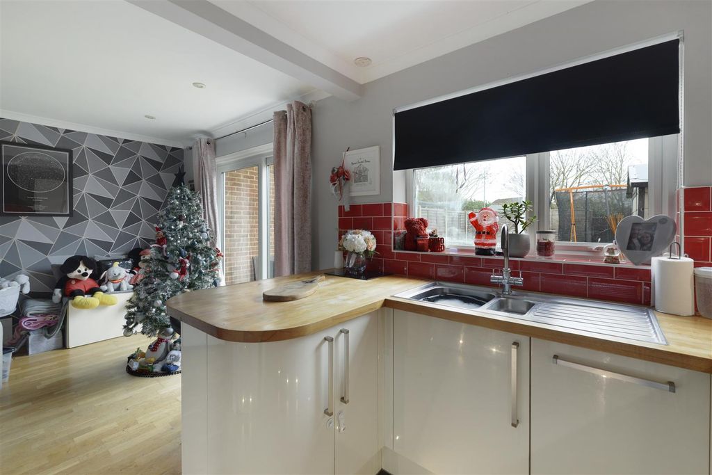 Property photo 2 of 12 110Keats06.Jpg