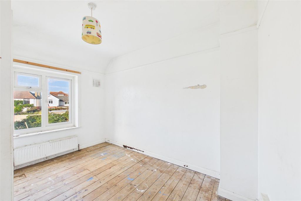 Property photo 3 of 16 Cam04234G0-Pr0434-Still003.Jpg